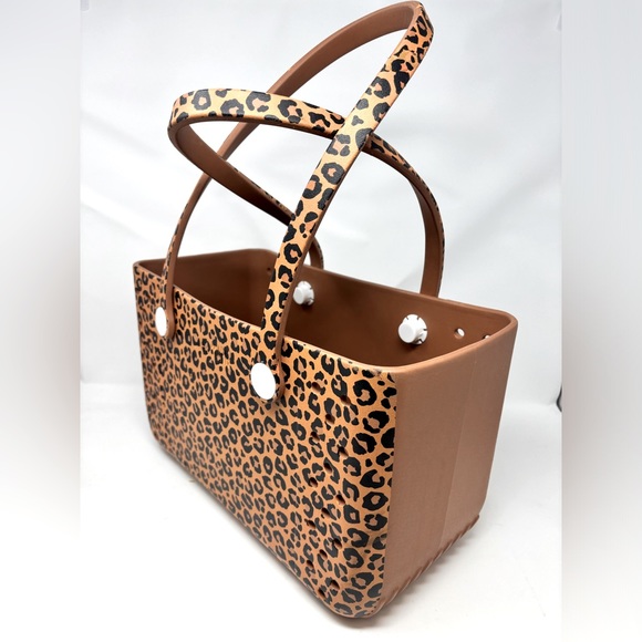 COPY - Jane Marie tote. - Picture 3 of 6